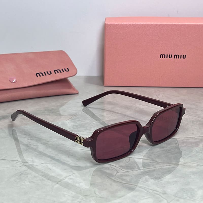 Óculos de Sol Feminino Pequeno Miu