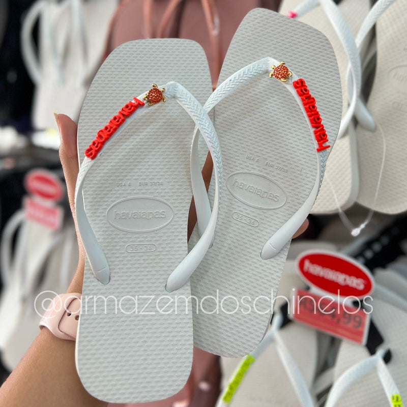 Havaianas Slim Square + Pingente Placa e Tartaruga - (Branco)