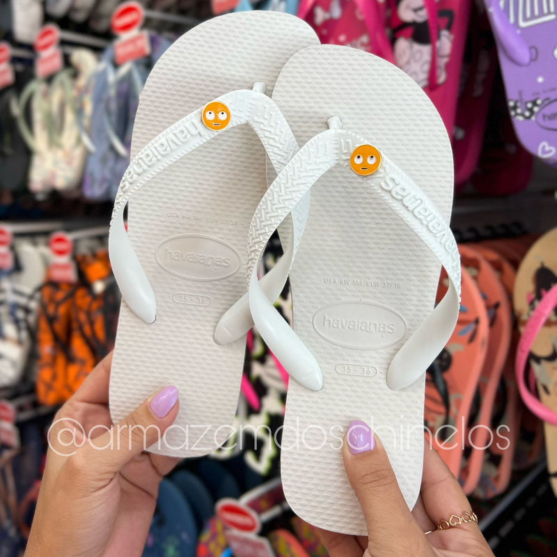 Havaianas Top (Branco)  + Pingente Emoji