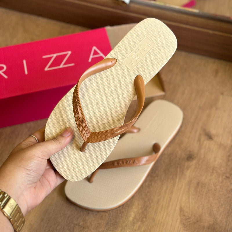 Chinelo de Dedo Arezzo Bicolor Roma Basics Z190350006