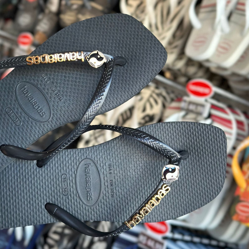 Havaianas Slim Square + Placa Logo + Pin Yin Yang