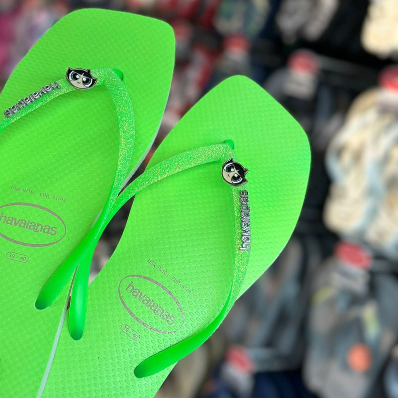 Havaianas Slim Square Glitter Neon + Pin Meninas Super Poderosas