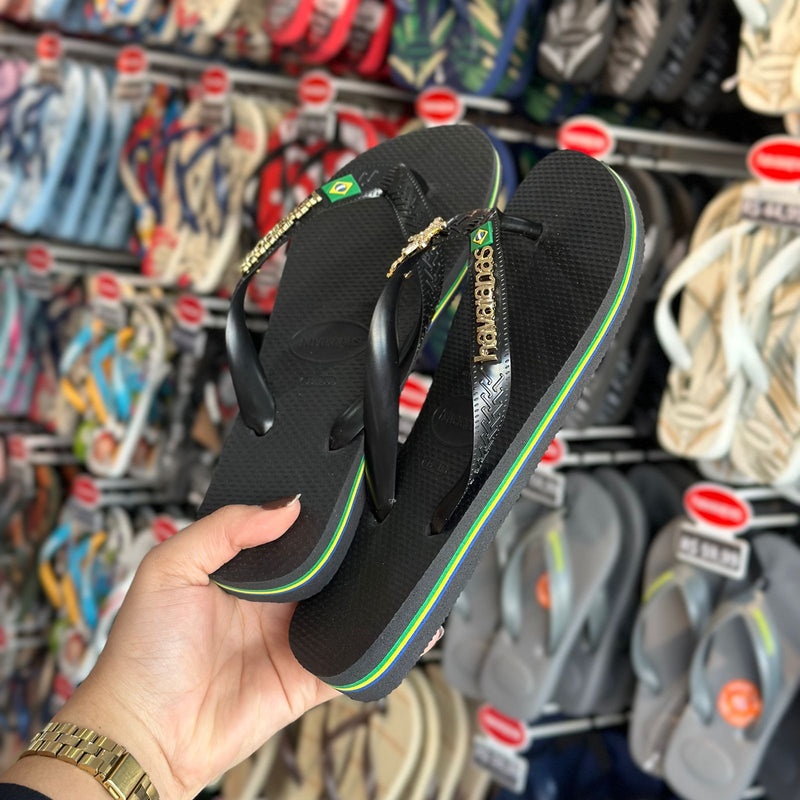 Havaianas Brasil + Placa Logo Dourado + Pin Estrela do Mar e Tartaruga