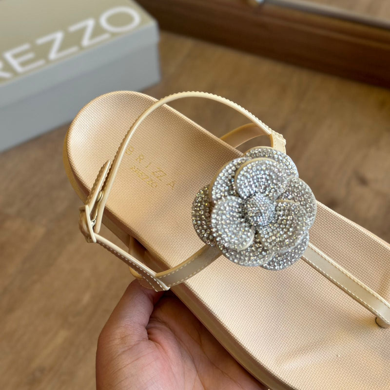 Sandália Rasteira Arezzo Flor Strass Lara Z191140021