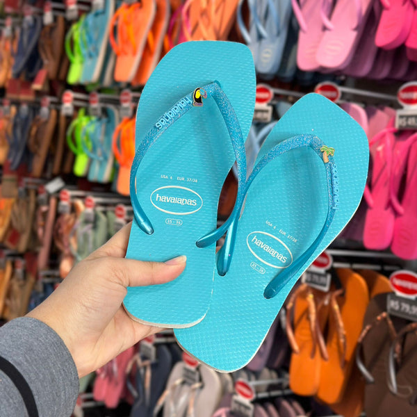 Havaianas Slim Square Glitter Neon + Pin Tucano e Coqueiro