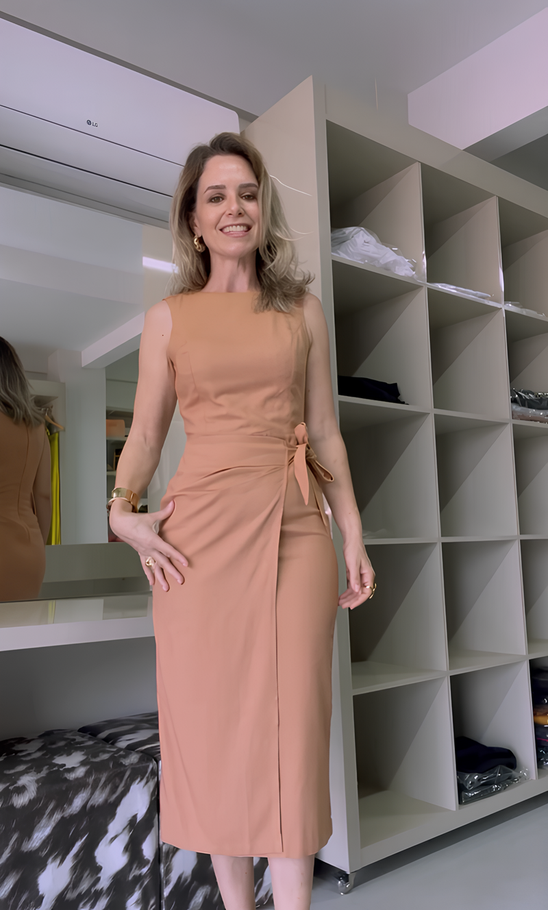 VESTIDO MIDI EM LINHO COM AMARRAÇÃO