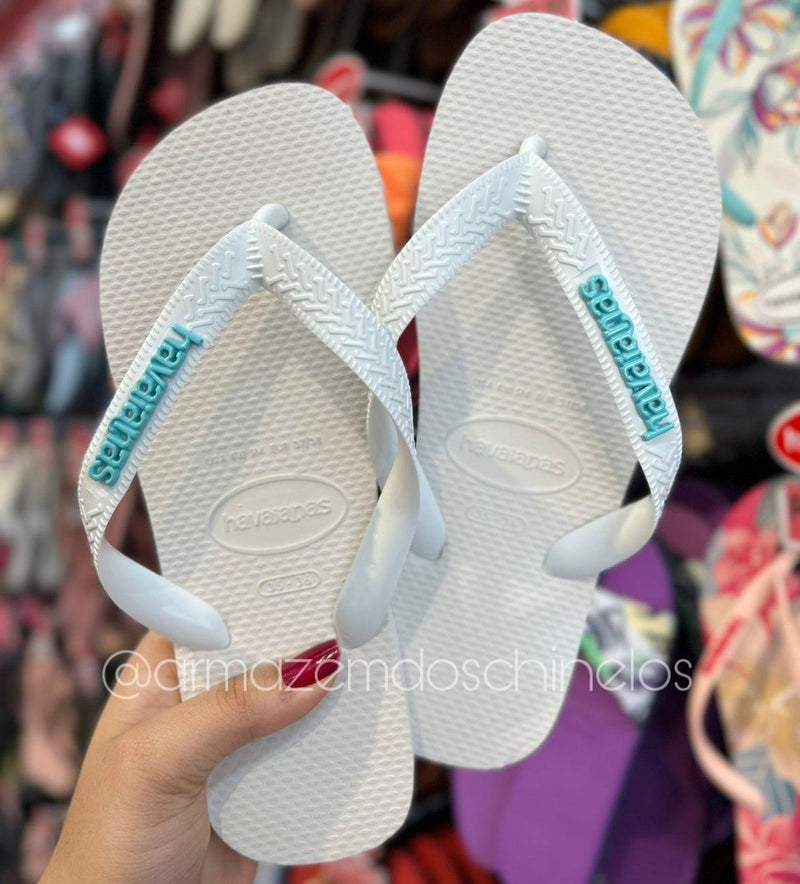 Havaianas Top (Branco) + Pingente Placa Logo Havaianas