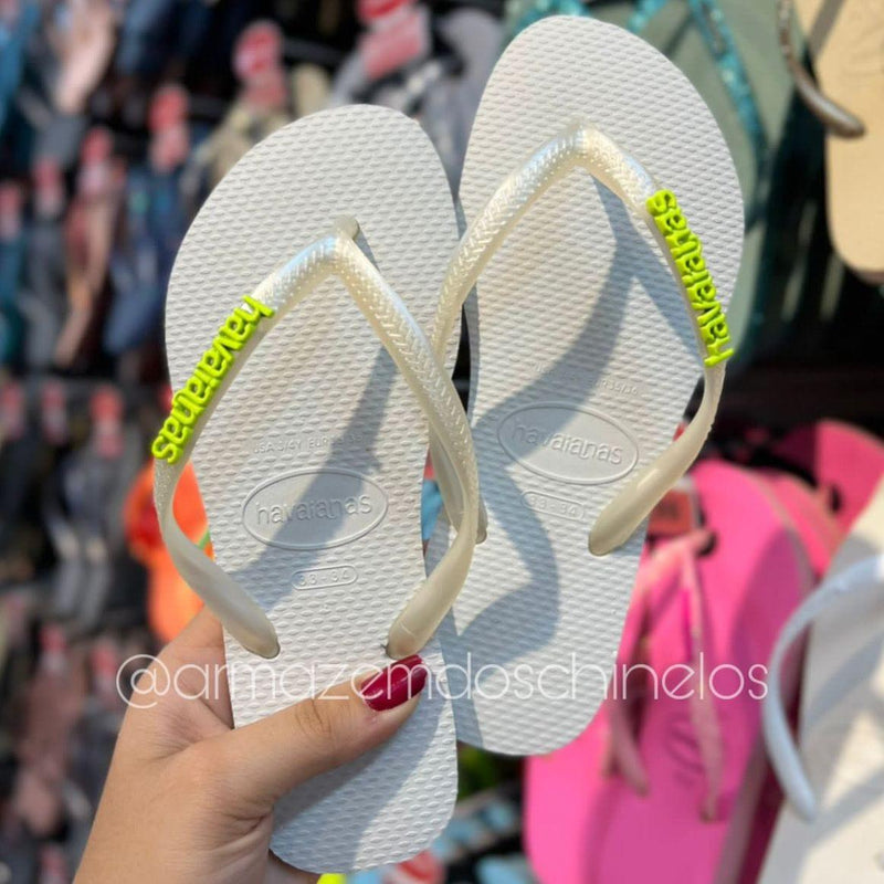 Havaianas Sllim (Branco) + Placa Logo