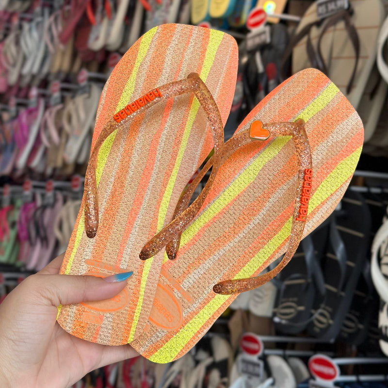 Havaianas Slim Square Folia + Pin Coração