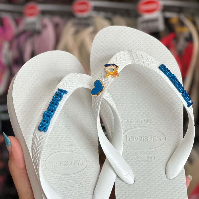 Havaianas Top (Branco) + Placa Logo + Pin Disney e Pin Coração